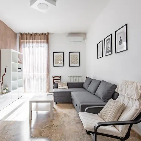 Guesthost - Modern & Bright Apartment! 公寓 *