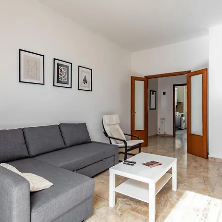 Guesthost - Modern & Bright Apartment! 公寓 *