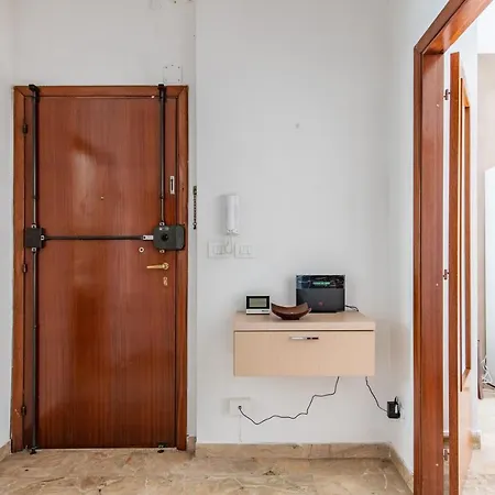 Guesthost - Modern & Bright Apartment! 公寓 *