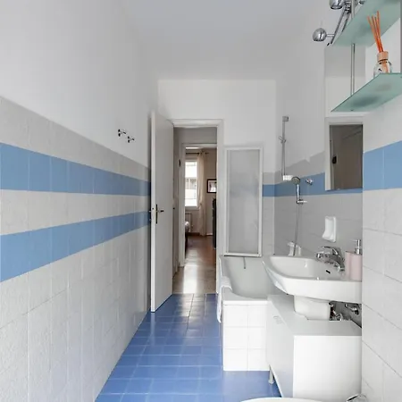 Guesthost - Modern & Bright Apartment! Apartament Florencja